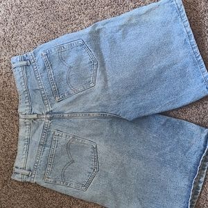 Levis jean shorts